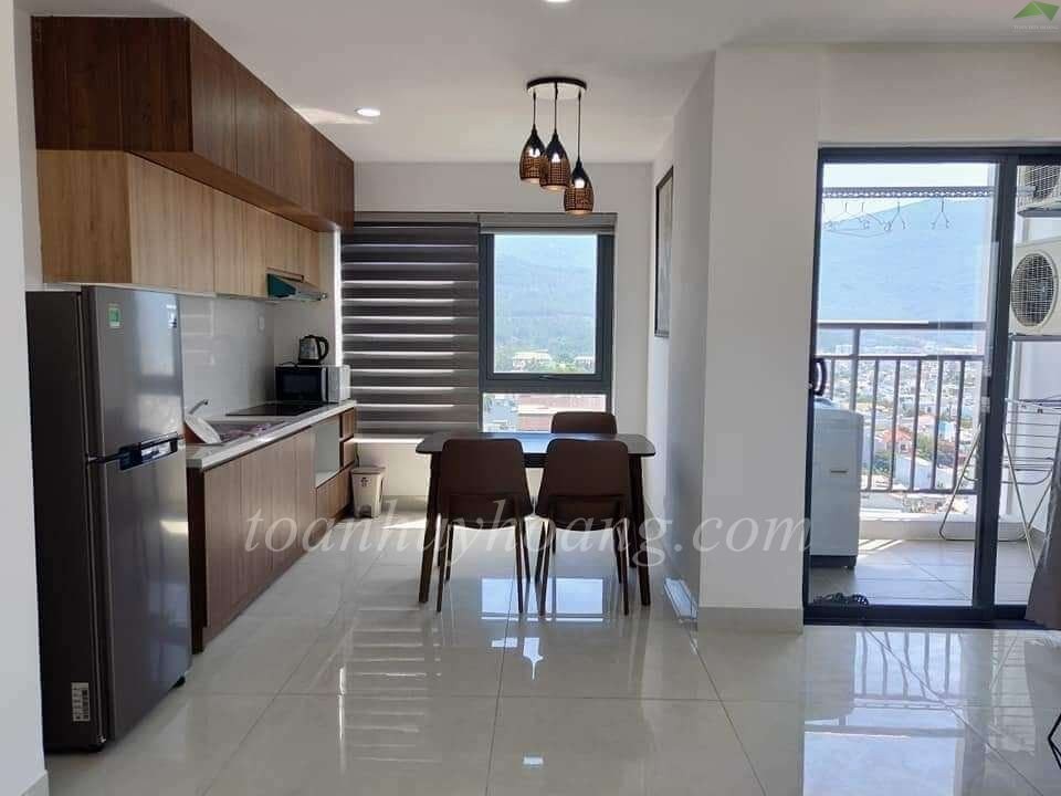 Corner 2-bedroom Apartment Served Great View of Mountain and Sea